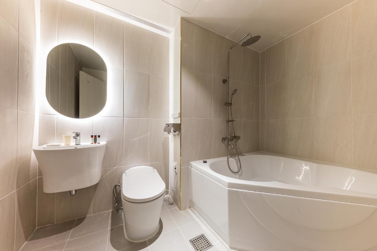 Hotel Lium Чхонан Экстерьер фото