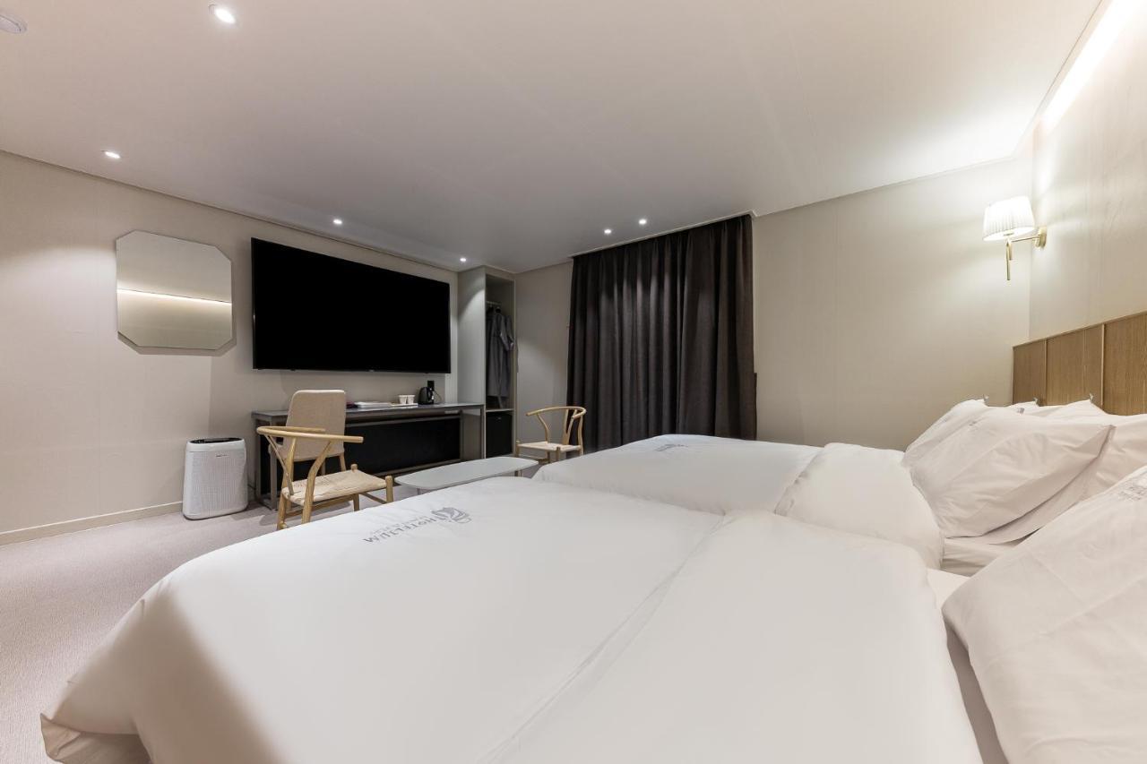 Hotel Lium Чхонан Экстерьер фото