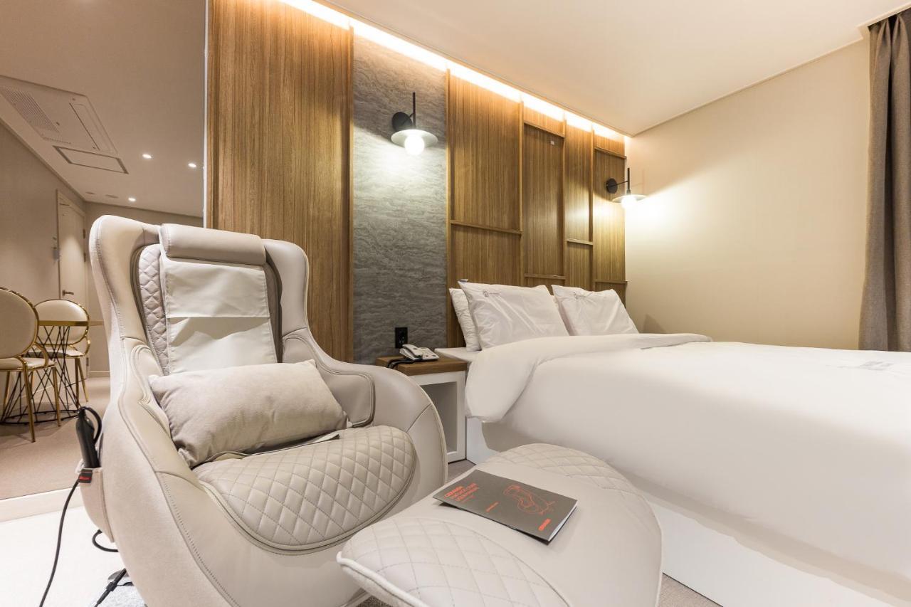Hotel Lium Чхонан Экстерьер фото
