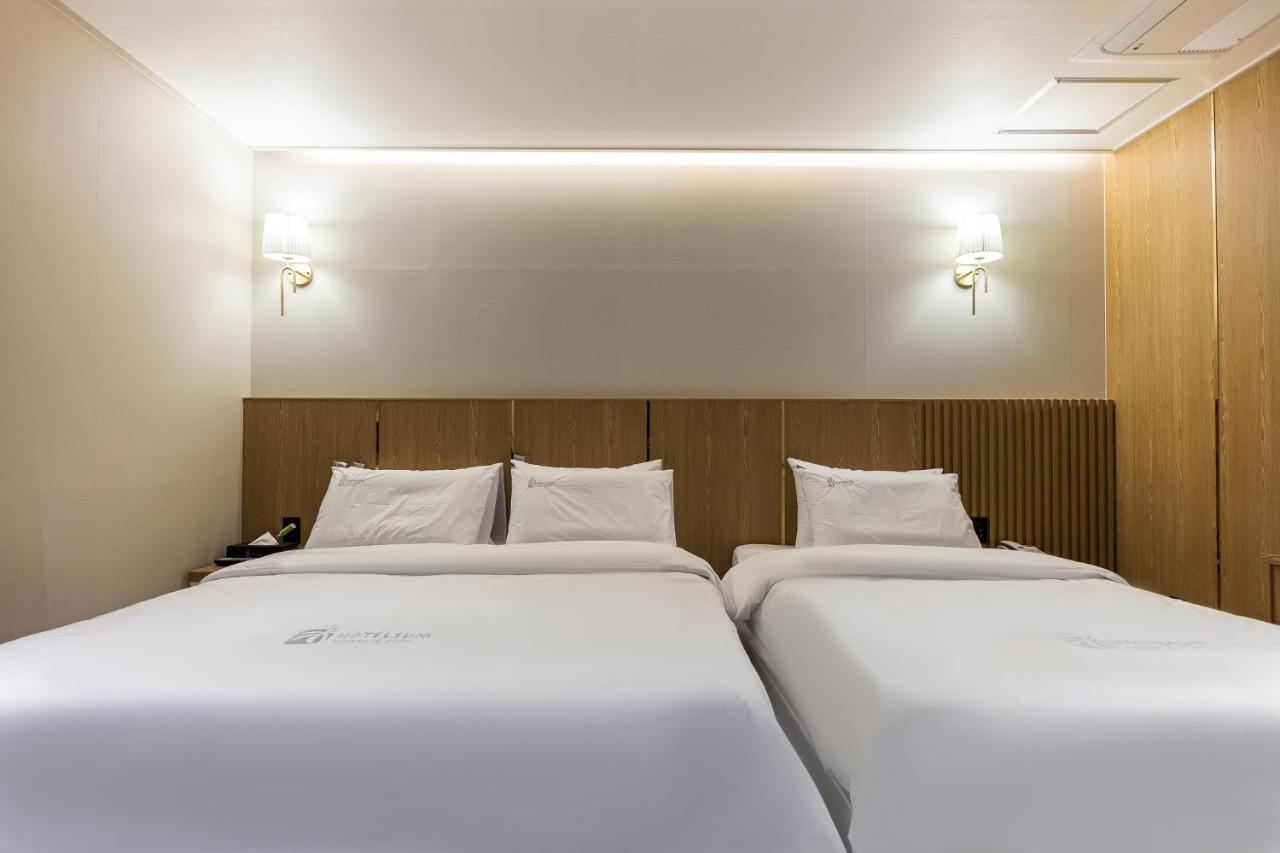 Hotel Lium Чхонан Экстерьер фото